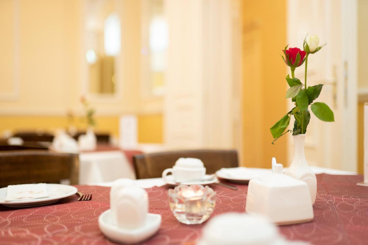 Hotel Palais Am Kleistpark à Frankfurt  Extérieur photo